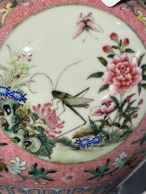 Vase en porcelaine de Chine famille rose à décor de scène européenne, 20ème — photo 10