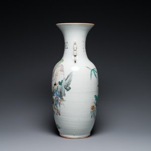 Vase en porcelaine de Chine famille rose à décor des deux côtés, signé Hong Chengwang 洪成旺, daté 1906 — photo 4