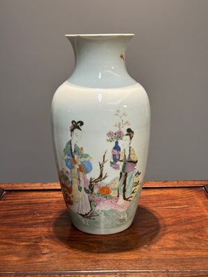 Vase en porcelaine de Chine famille rose à décor Lan Caihe, marque et époque de Qianlong — photo 1