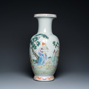 Vase en porcelaine de Chine famille rose à décor narratif, marque de Qianlong, 19/20ème — photo 2