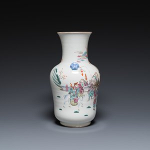 Vase en porcelaine de Chine famille rose à décor narratif, marque de Tongzhi, 19/20ème — photo 2
