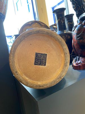 Vase en porcelaine de Chine famille rose dit 'de Nankin' à décor de scènes de guerre, 19ème — photo 1