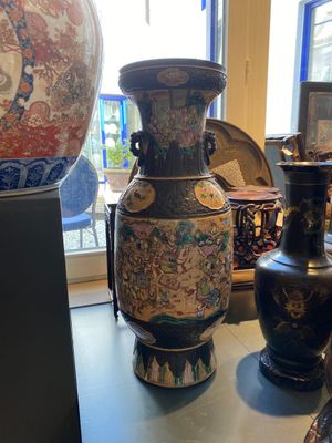Vase en porcelaine de Chine famille rose dit 'de Nankin' à décor de scènes de guerre, 19ème — photo 5