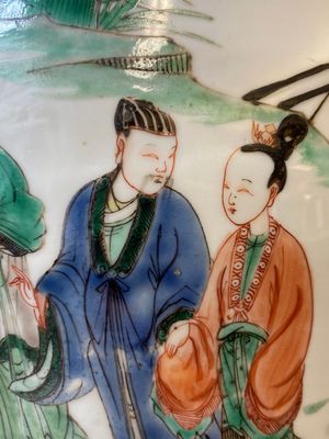 Vase en porcelaine de Chine famille verte au couvercle et socle en bois ajouré, Kangxi — photo 12