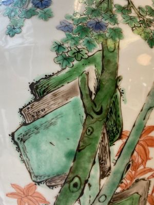 Vase en porcelaine de Chine famille verte au couvercle et socle en bois ajouré, Kangxi — photo 16