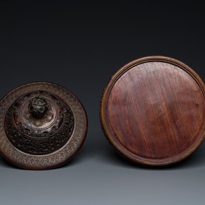 Vase en porcelaine de Chine famille verte au couvercle et socle en bois ajouré, Kangxi — photo 8