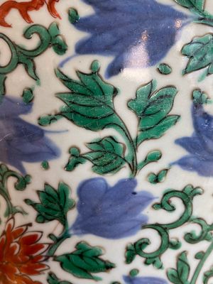 Vase en porcelaine de Chine wucai à décor de phénix et de pivoines, époque Transition — photo 10
