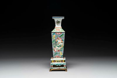 Vase et socle en porcelaine de Chine famille rose à monture bronze dorée, Yongzheng