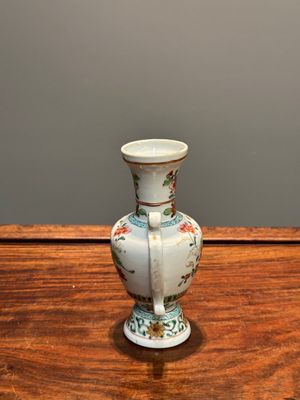 Vase exceptionel en porcelaine de Chine famille rose d'exportation, Qianlong — photo 2