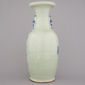 Vase fin céladon avec objets de lettrés, Chine, 19e-20e — photo 4