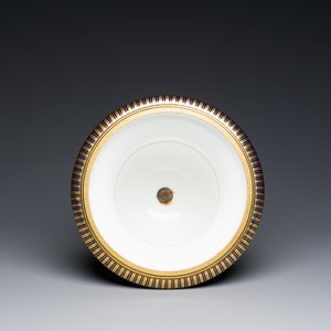 Vase Médici en porcelaine de Sèvres à décor doré sur fond bleu, France, daté 1847 et 1853 — photo 6