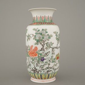 Vase wucai en porcelaine de Chine, 19e-20e — photo 2