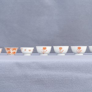 Veertien Chinese ijzerrode en vergulde koppen en negen schotels, Kangxi/Qianlong — foto 16