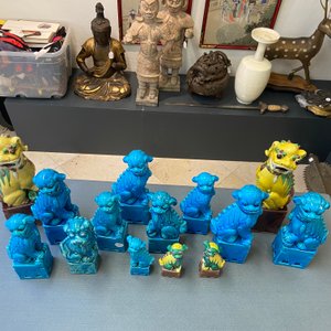 Veertien Chinese monochrome turquoise en famille verte modellen van boeddhistische leeuwen, 19/20e eeuw — foto 16