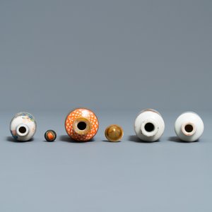 Veertien diverse Chinese snuifflessen, 19/20e eeuw — foto 12