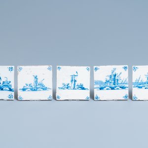 Veertig blauw-witte Delftse tegels met landschappen, 18e eeuw — foto 2
