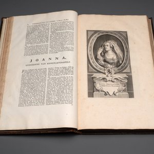 Verheerlykt Vlaandre, Flandria Illustrata, an illustrated chronicle of Flanders in three tomes and two volumes, Flanders, dated 1735 — photo 9