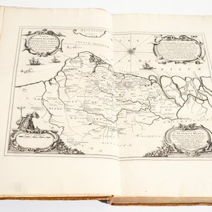 Verheerlykt Vlaandre, Flandria Illustrata, three parts in two volumes, Anthoni Sanderus, 1735 — 照片 6
