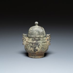 Verseuse à vin rituelle de type 'you' en bronze, Chine, Zhou, ca. 11ème-9ème a.C. — photo 1