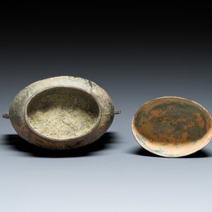 Verseuse à vin rituelle de type 'you' en bronze, Chine, Zhou, ca. 11ème-9ème a.C. — photo 7