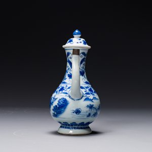 Verseuse couverte en porcelaine de Chine en bleu et blanc à décor d'un pêcheur et un bûcheron, période Transition — photo 4