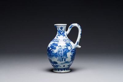 Verseuse en porcelaine de Chine en bleu et blanc à décor de figures dans un paysage, époque Transition