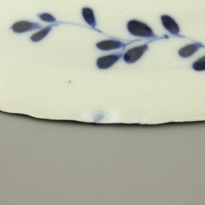 Verzameling van merendeel blauw en witte borden , kopjes en schoteltjes in Chinees porselein, 18e-19e eeuw — foto 12