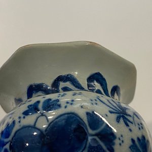 Vier blauw-witte Delftse vazen, 17/18e eeuw — foto 18