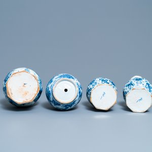 Vier blauw-witte Delftse vazen, 17/18e eeuw — foto 6