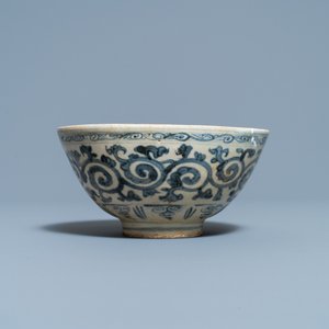 Vier blauw-witte Vietnamese of Annamese stukken en een Chinees zalfpotje, 15/16e eeuw — foto 2