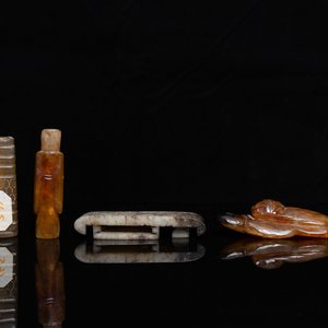 Vier Chinese archaïsche snijwerken in jade, 19/20e eeuw — foto 4