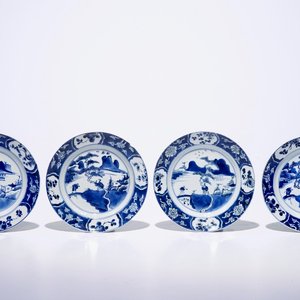 Vier Chinese blauw-witte borden met landschapsdecor, Kangxi — foto 1