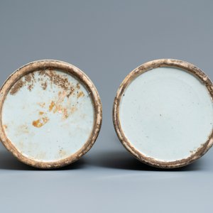 Vier Chinese blauw-witte celadon vazen, 19e eeuw — foto 6
