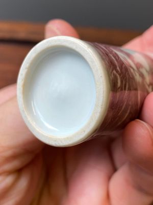 Vier Chinese blauw-witte en koperrode snuifflessen, 19e eeuw — foto 27