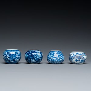 Vier Chinese blauw-witte en koperrode vogelvoederbakjes, 19e eeuw — foto 3