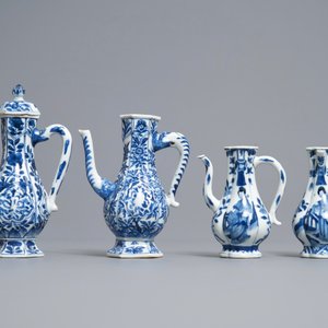 Vier Chinese blauw-witte kannen, Kangxi — foto 2
