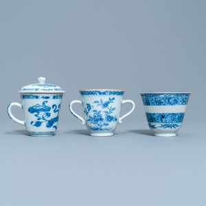 Vier Chinese blauw-witte koppen en schotels en drie grote koppen, Kangxi/Qianlong — foto 11