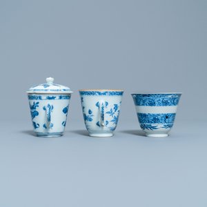 Vier Chinese blauw-witte koppen en schotels en drie grote koppen, Kangxi/Qianlong — foto 14