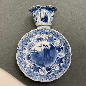 Vier Chinese blauw-witte koppen en schotels, Kangxi — foto 15