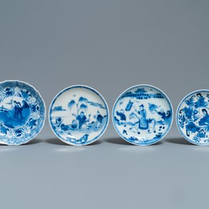 Vier Chinese blauw-witte koppen en schotels, Kangxi — foto 2
