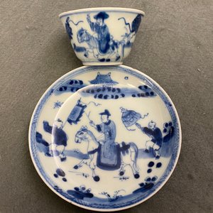Vier Chinese blauw-witte koppen en schotels, Kangxi — foto 10