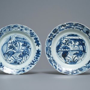 Vier Chinese blauw-witte kraakporseleinen borden met herten, Wanli — foto 4