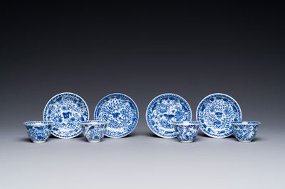 Vier Chinese blauw-witte miniatuur koppen en schotels, vlinder merk, Kangxi