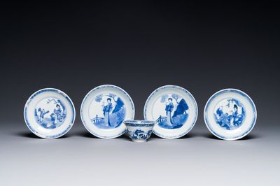 Vier Chinese blauw-witte schotels en een erotisch kopje, Kangxi