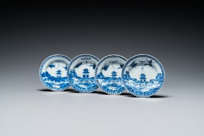 Vier Chinese blauw-witte schotels met vogels bij een pagode, ex-coll. Augustus de Sterke, Kangxi