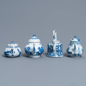 Vier Chinese blauw-witte theepotten met deksels, Kangxi — foto 5