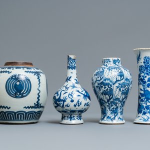 Vier Chinese blauw-witte vazen, Kangxi — foto 5