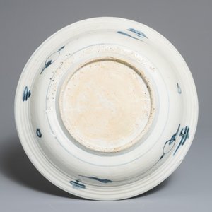 Vier Chinese blauwwitte Swatow borden, Ming — foto 9