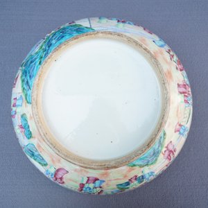 Vier Chinese Canton famille rose, blauwwitte en Imari-stijl kommen, 18/19e eeuw — foto 22