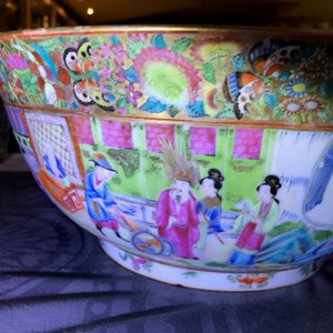 Vier Chinese Canton famille rose, blauwwitte en Imari-stijl kommen, 18/19e eeuw — foto 42